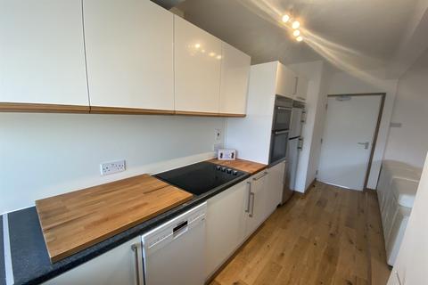 3 bedroom semi-detached house to rent, Salisbury Street, Beeston, NG9 2EQ
