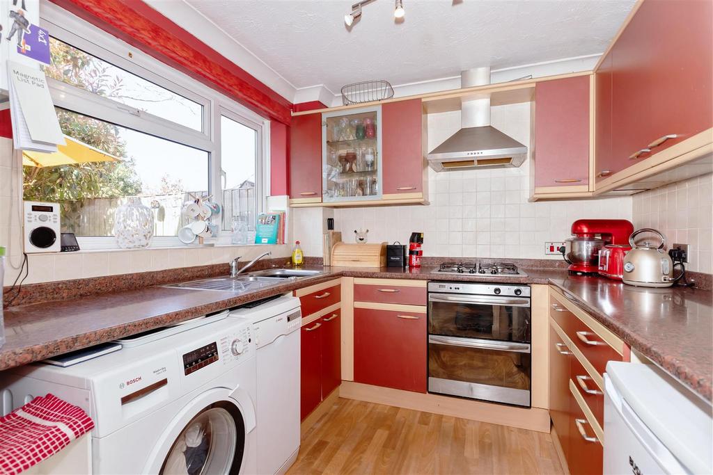 Lenhurst Way 7.jpg