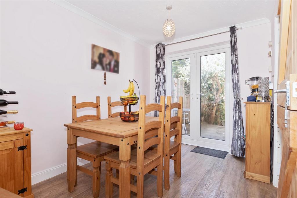 Lenhurst Way 12.jpg