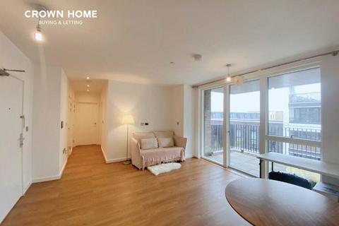 3 bedroom apartment to rent, 1 Madison Way, London E20