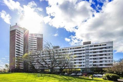 3 bedroom apartment for sale, Montagu Court, Gosforth, NE3