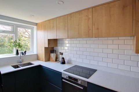 58 Green Acres, Croydon, CR0 5UX