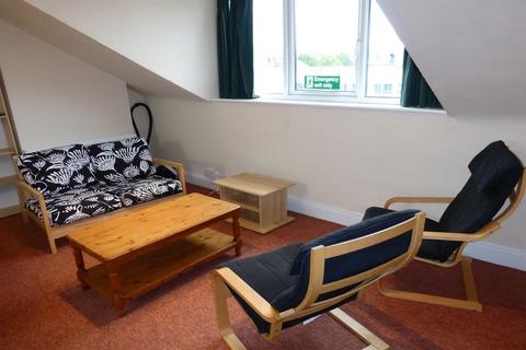 4 bedroom apartment to rent, High Road, Beeston, NG9 2LN