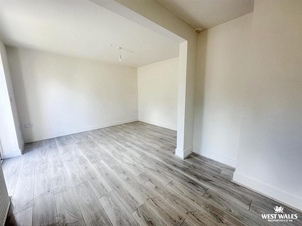 Thumbnail IMG 6983 (1).jpg