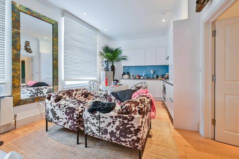 1 bedroom flat for sale, Wardour Street, Soho, London, W1F