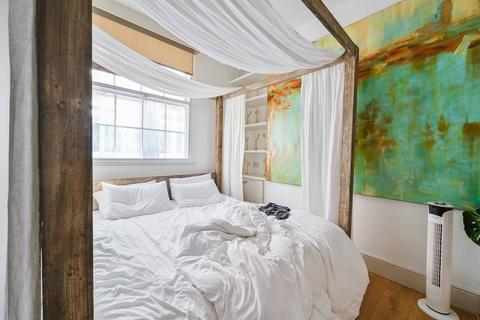1 bedroom flat for sale, Wardour Street, Soho, London, W1F