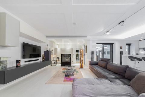2 bedroom apartment for sale, Hollen Street, London, W1F