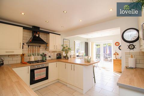 4 Fernhill, Grimsby, DN37 9QN
