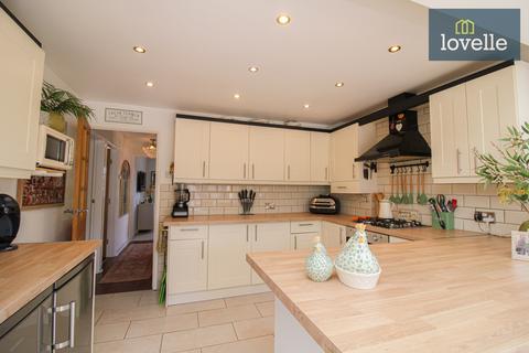 4 Fernhill, Grimsby, DN37 9QN