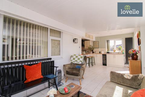 4 Fernhill, Grimsby, DN37 9QN