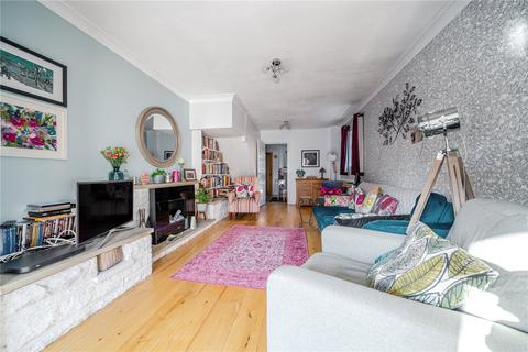 14 Waterside Close, London, SE16 4QG