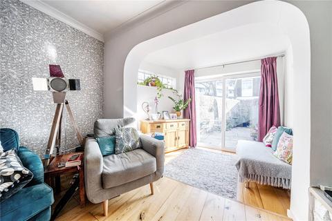 14 Waterside Close, London, SE16 4QG