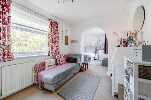 14 Waterside Close, London, SE16 4QG