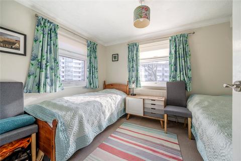 14 Waterside Close, London, SE16 4QG