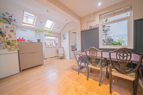 135 Bradbury Road, Solihull, B92 8AL