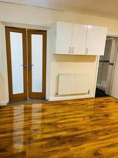 1 bedroom in a house share to rent, Hayes