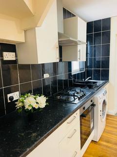 1 bedroom in a house share to rent, Hayes