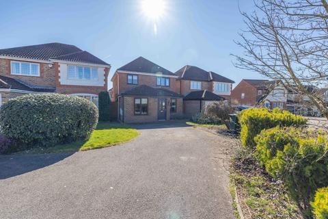 3 bedroom detached house for sale, Lucilla Avenue, Ashford, Kent, TN23