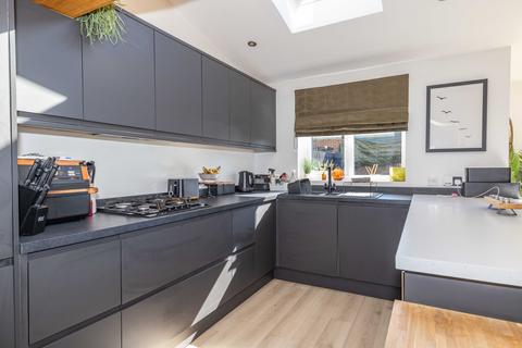 3 bedroom detached house for sale, Lucilla Avenue, Ashford, Kent, TN23