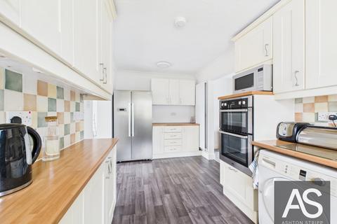 3 bedroom semi-detached house for sale, Hoath Hill, Robertsbridge, TN32