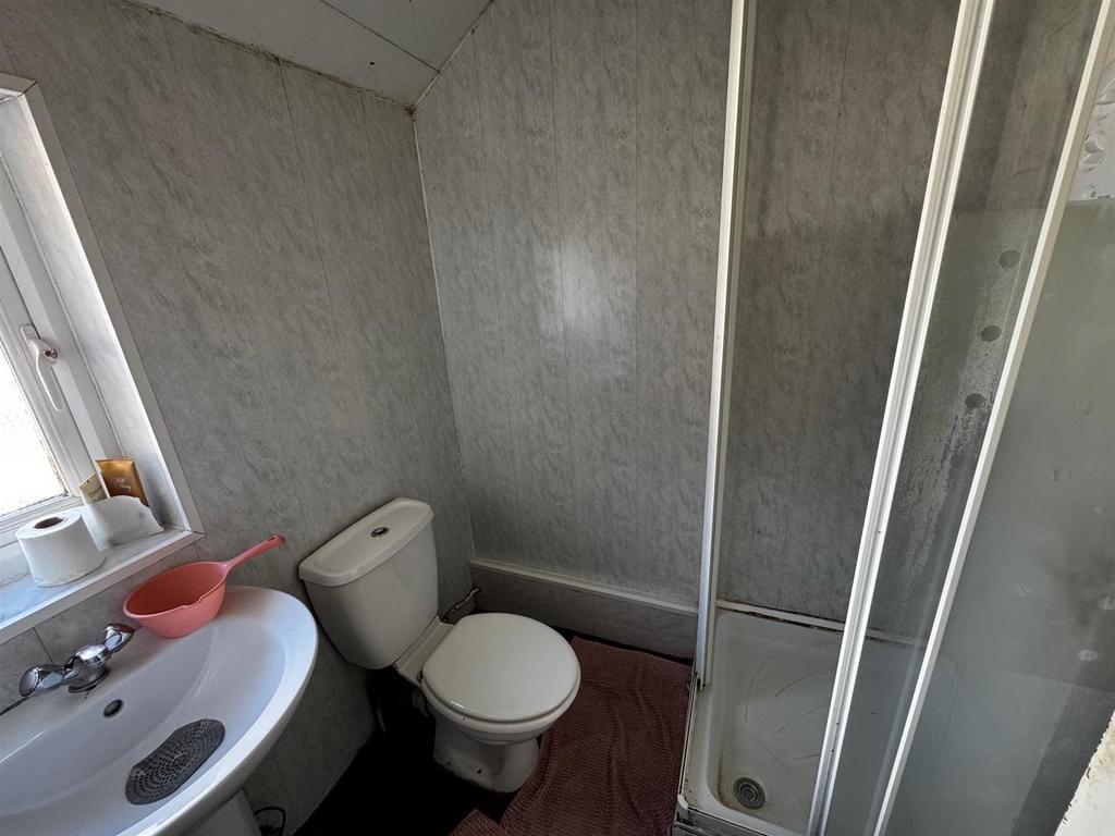 HIrk Vva IAES3i A6p Agbusg.jpg