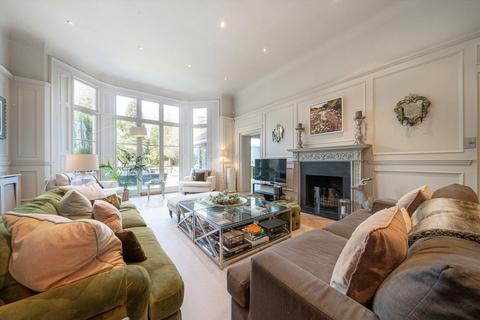 5 bedroom house for sale, Hall Place Drive, Weybridge KT13
