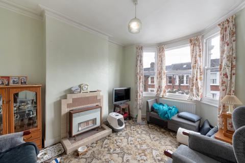 2 bedroom flat for sale, Strathville Road, Earlsfield, SW18