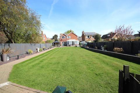 4 bedroom detached house for sale, Ashcourt Drive, Hornsea