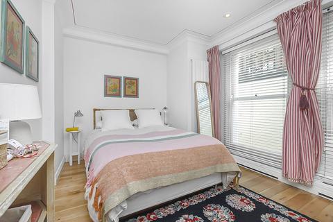 2 bedroom flat for sale, Harrington Gardens, London