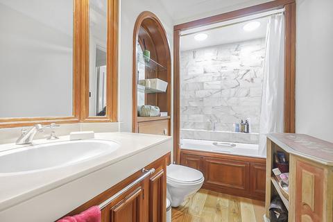 2 bedroom flat for sale, Harrington Gardens, London