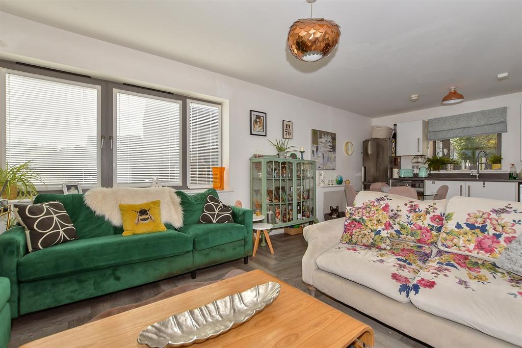 Lounge/Kitchen