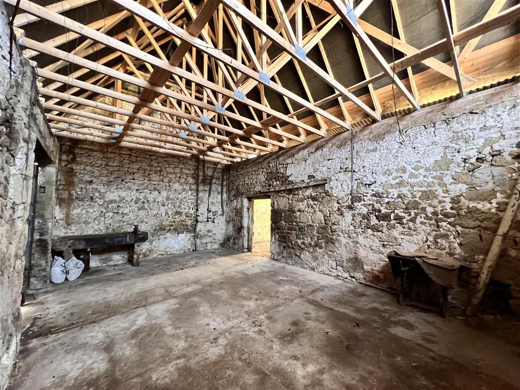 Attached Barn: