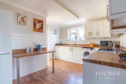 11 Birch Close, Canvey Island, SS8 9JG