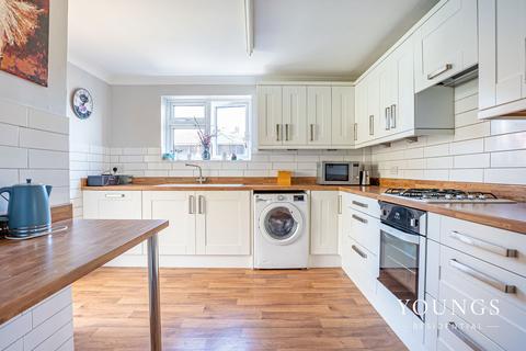 11 Birch Close, Canvey Island, SS8 9JG