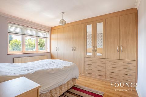 11 Birch Close, Canvey Island, SS8 9JG