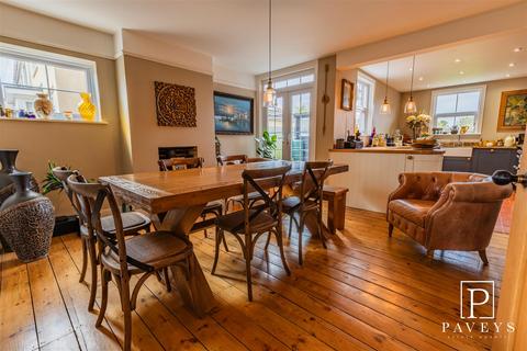 3 bedroom detached house for sale, Frinton Road, Kirby Cross, Frinton-On-Sea