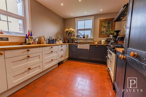 3 bedroom detached house for sale, Frinton Road, Kirby Cross, Frinton-On-Sea