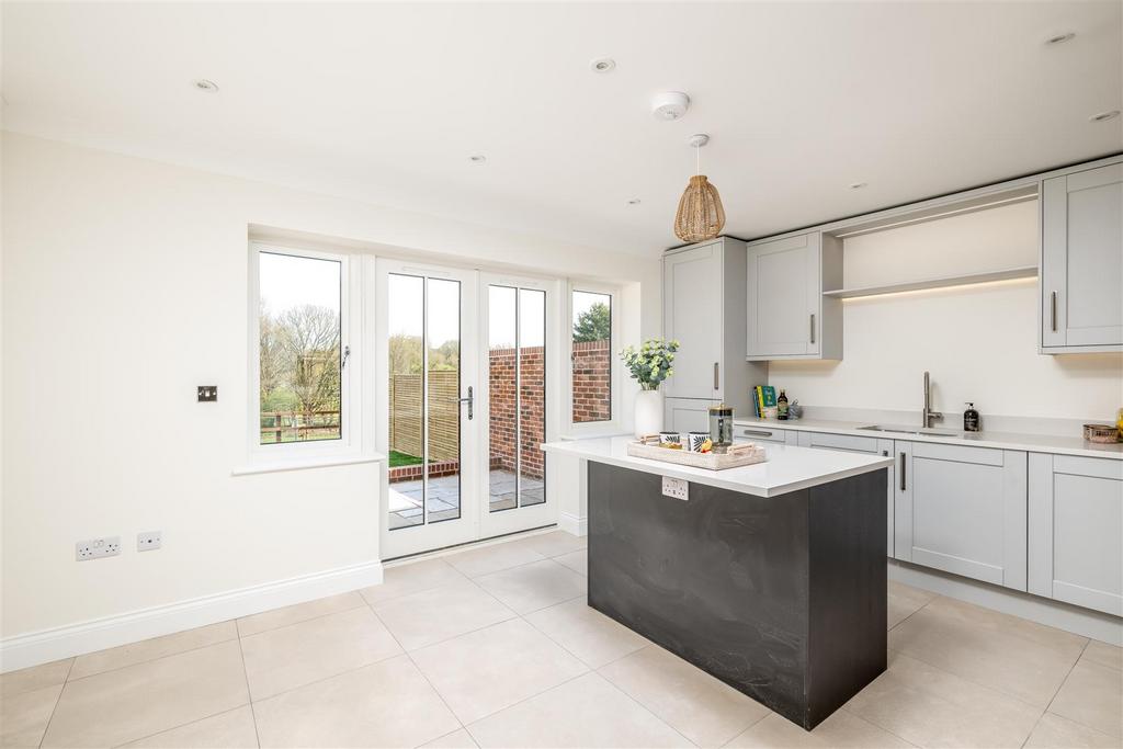 250412 - Halls Close, Braughing - 09.jpg