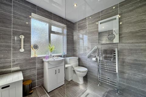 3 bedroom semi-detached house for sale, Newsome Road, Newsome, Huddersfield, HD4 6ND