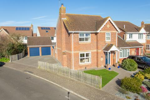 4 bedroom detached house for sale, Honeysuckle Way, Herne Bay, CT6