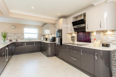 4 bedroom detached house for sale, Honeysuckle Way, Herne Bay, CT6