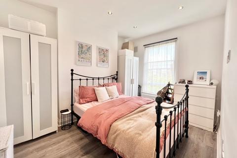 2 bedroom flat to rent, 24 Portnall Road, London W9