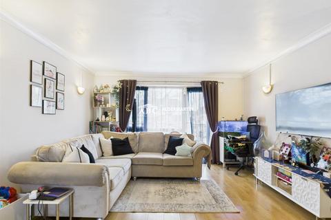 2 bedroom flat for sale, Whitchurch Lane, Edgware