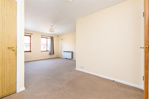 1 bedroom maisonette for sale, Farley Road, Gravesend, Kent
