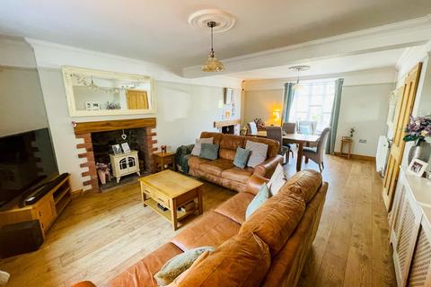 4 bedroom terraced house for sale, Alma Street, Abertillery. NP131QB