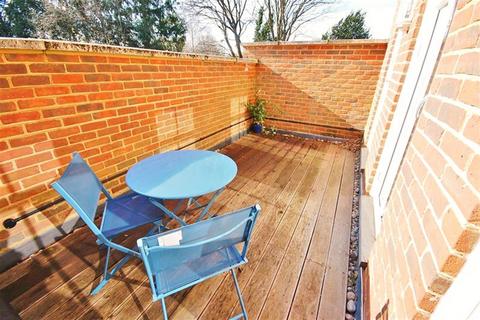6 Thistledown Close, Winchester, SO22 5HZ