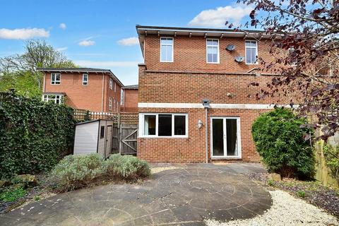 6 Thistledown Close, Winchester, SO22 5HZ