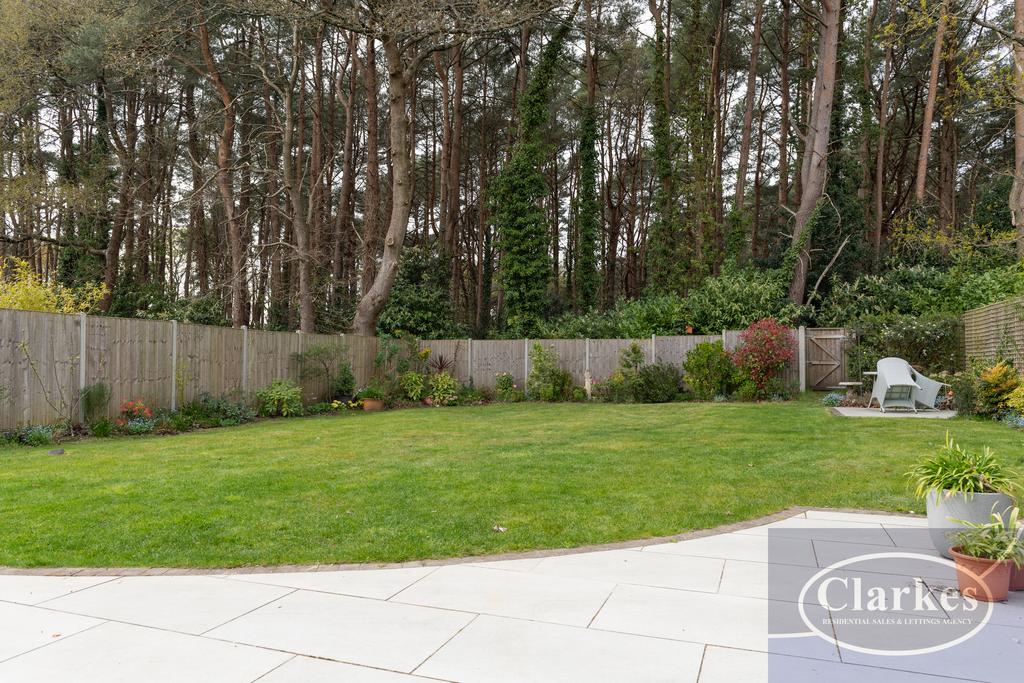 Fc 022 1 linden close 011