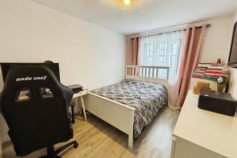 18 Maynell Close, Bradford, BD10 9FL