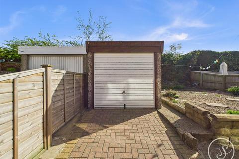 3 bedroom semi-detached house for sale, Temple Avenue, Leeds